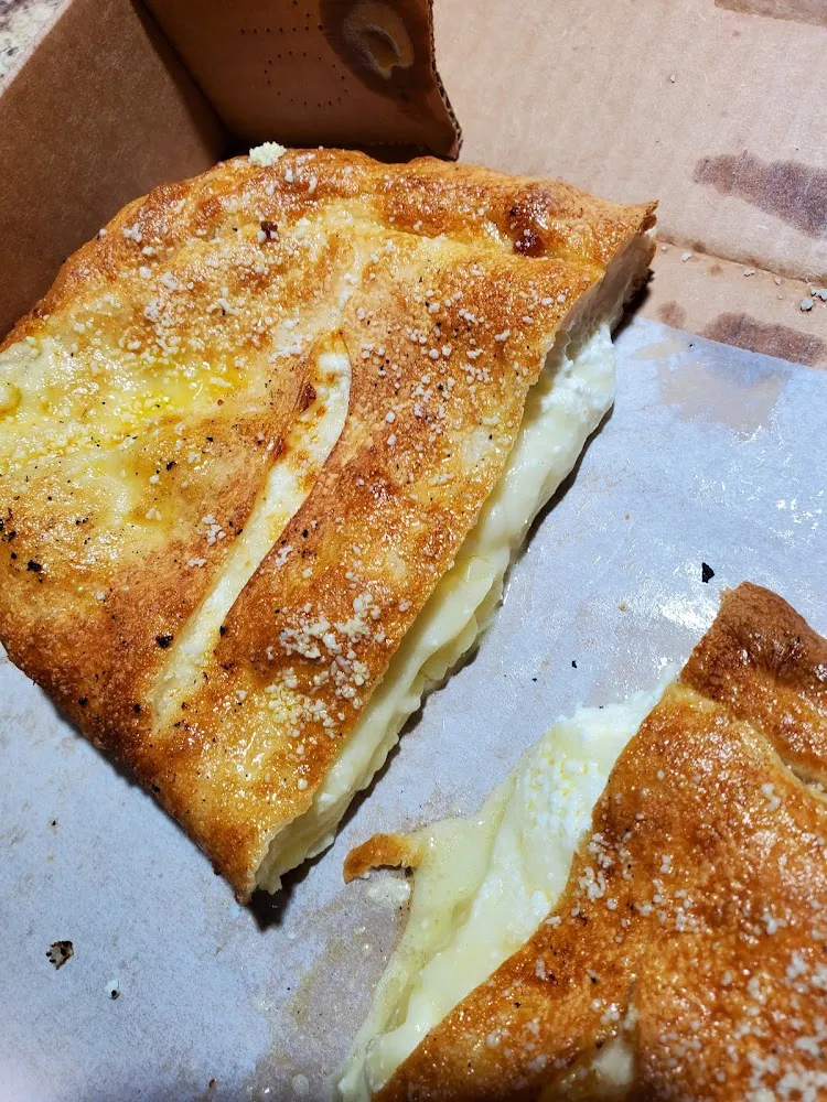 Calzone 3 Cheese